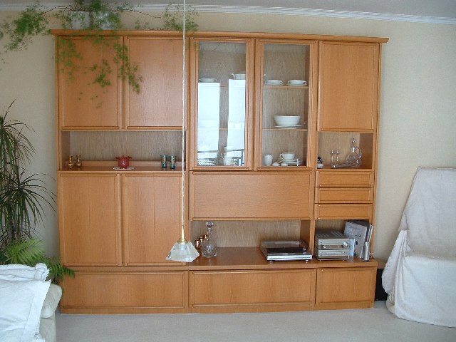 Wohnzimmerschrank